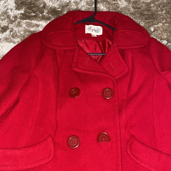 Red jacket - Picture 2 of 5